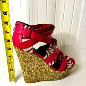 Shoe Republic wedge sz 9